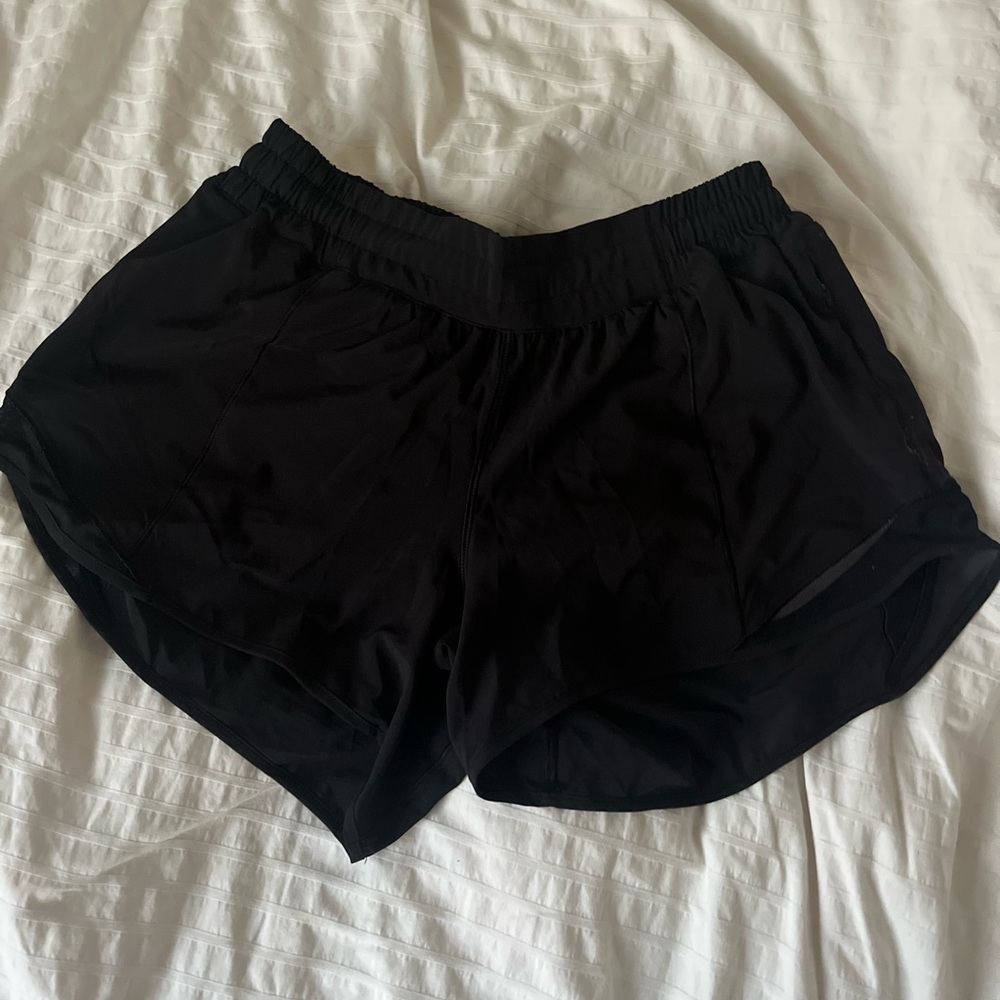 Lululemon Hotty hot 4 inch shorts